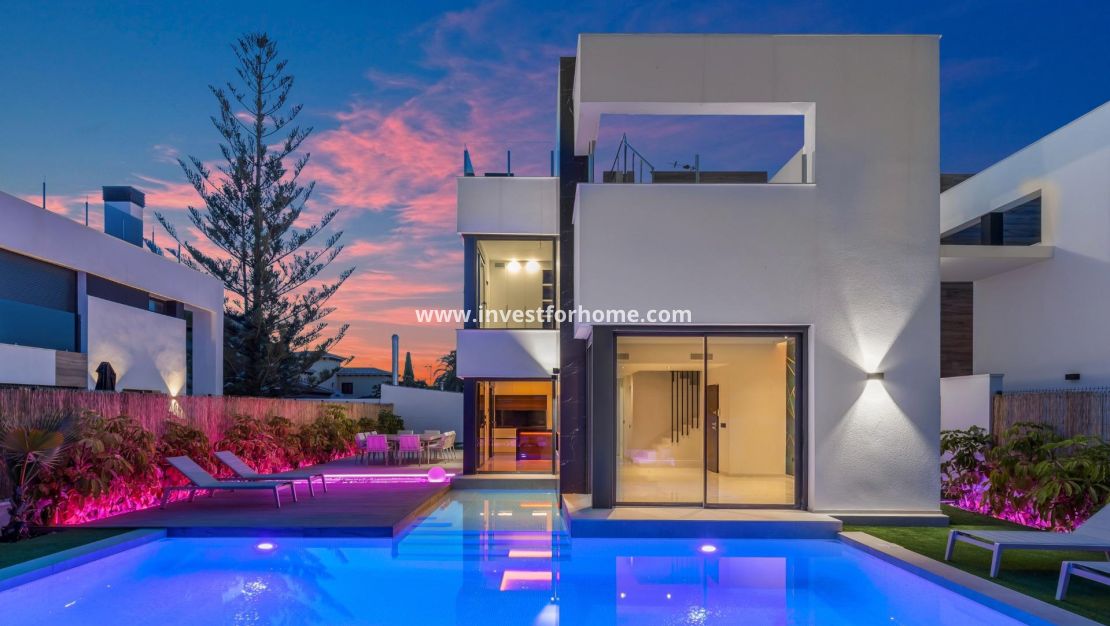 Sale - Villa - Torrevieja - Torreta Florida