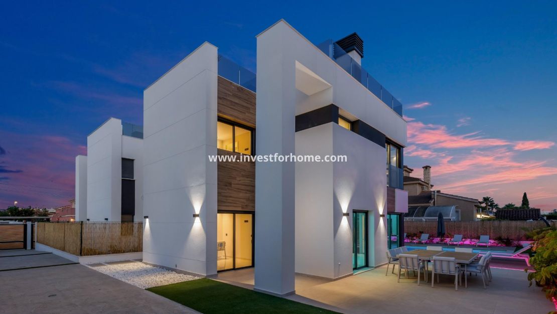 Sale - Villa - Torrevieja - Torreta Florida