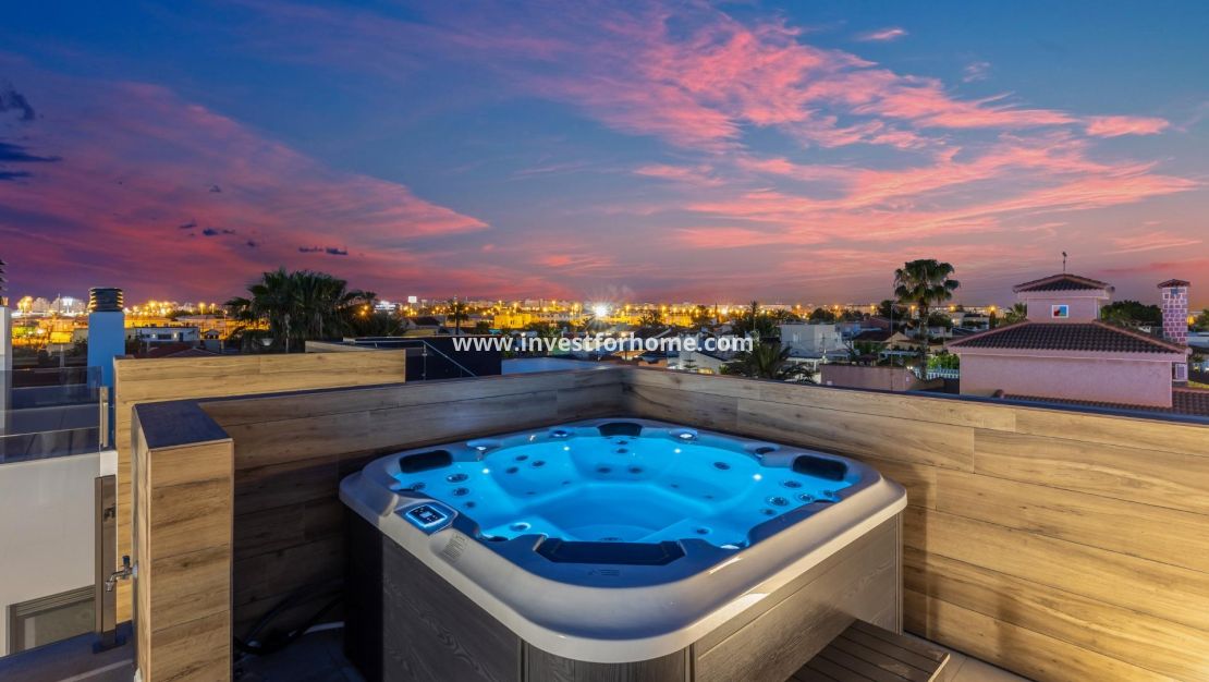 Sale - Villa - Torrevieja - Torreta Florida