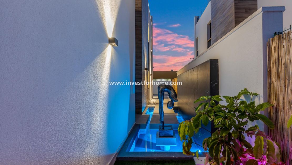 Sale - Villa - Torrevieja - Torreta Florida