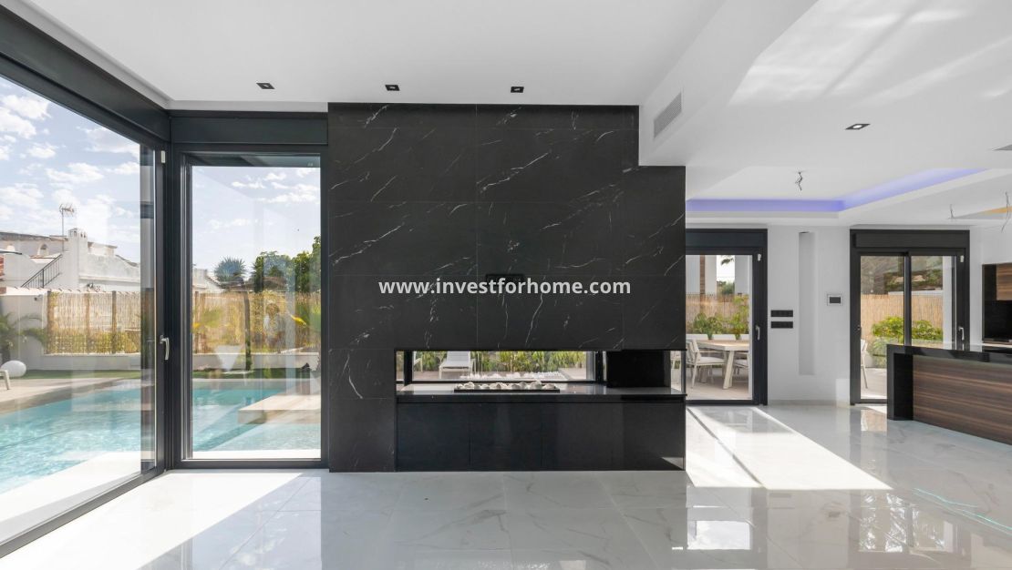 Sale - Villa - Torrevieja - Torreta Florida