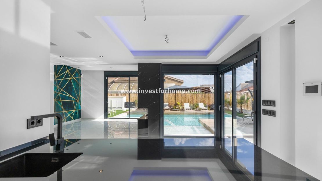 Sale - Villa - Torrevieja - Torreta Florida