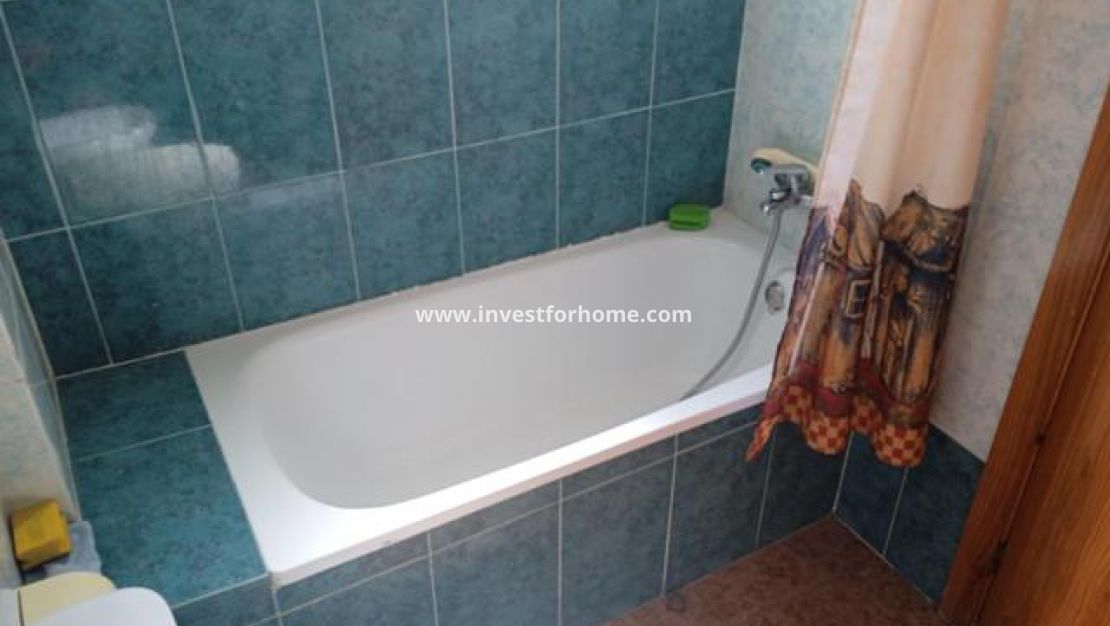 Torrevieja, el acequion, Naufragos, Parque de las Naciones, Playa del Acequion, Doña Sinforosa, Investforhome