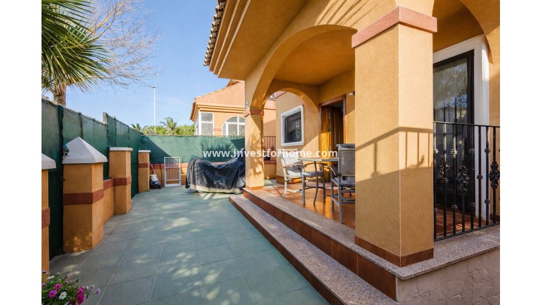 Vente - Chalet - Torrevieja - aguas nuevas