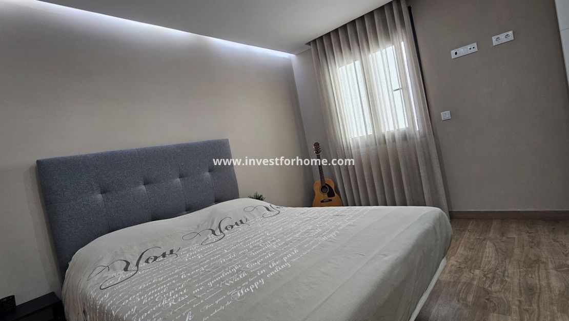 Vente - Villa - Dolores - Sector 4