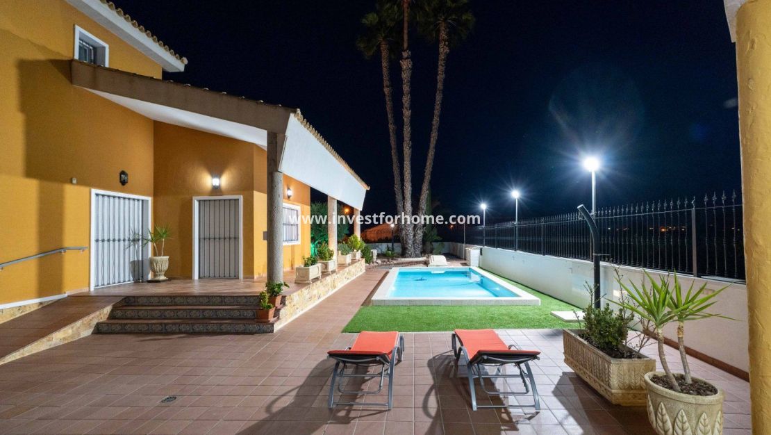 Vente - Villa - Orihuela Costa - Correntías Medias
