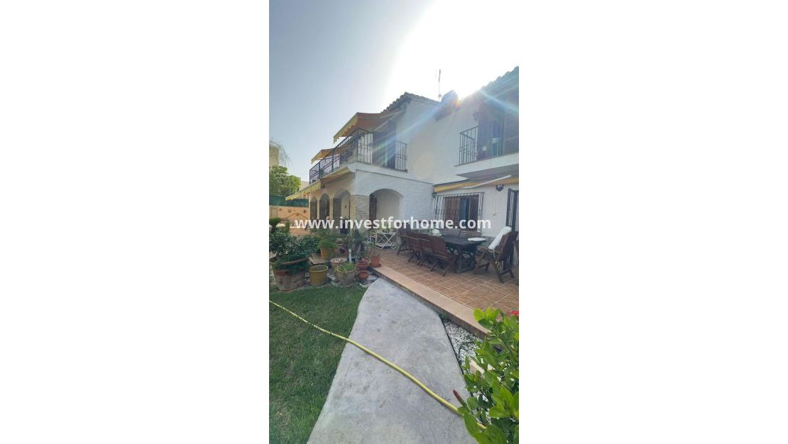 Vente - Villa - Orihuela Costa - Punta Prima