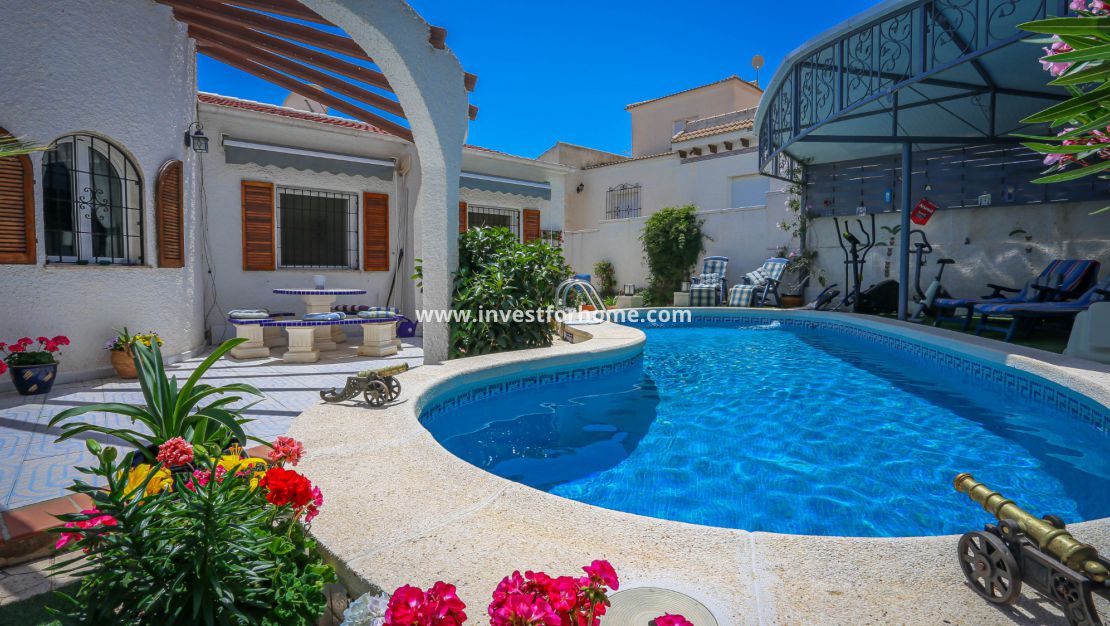 Vente - Villa - Orihuela Costa - Villamartin