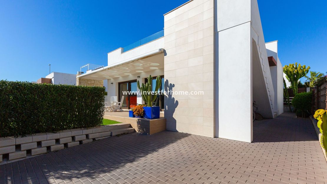 Vente - Villa - Orihuela Costa - Vistabella Golf