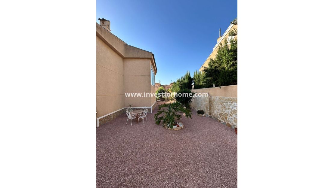 Vente - Villa - Torrevieja - aguas nuevas