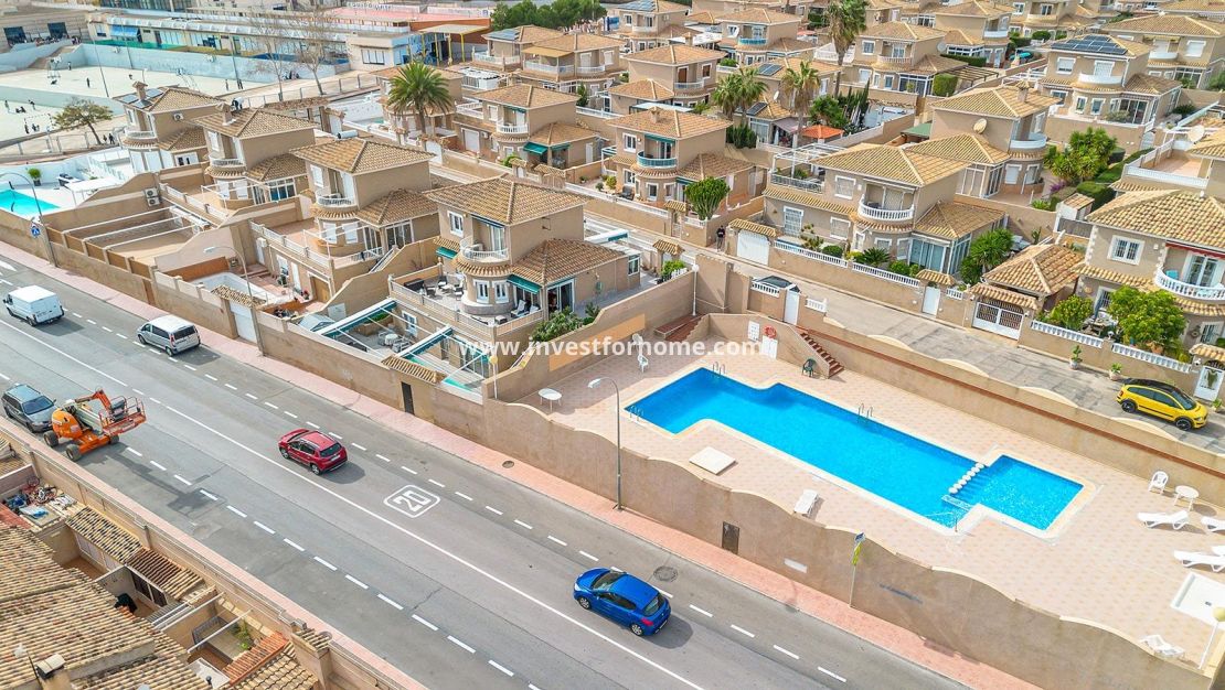 Vente - Villa - Torrevieja - Los Balcones - Los Altos Del Edén