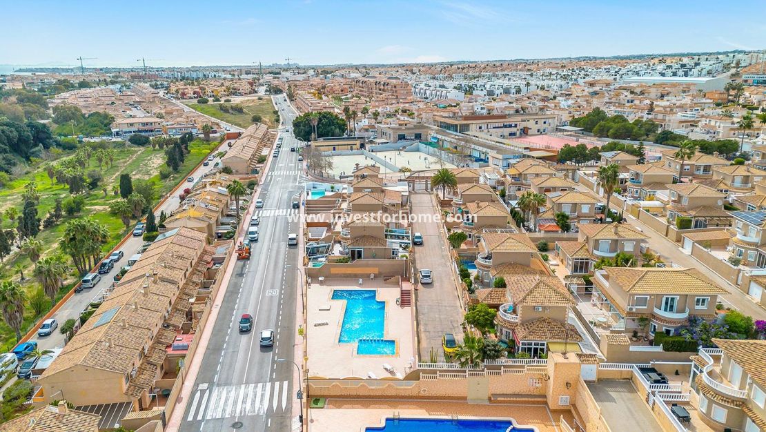 Vente - Villa - Torrevieja - Los Balcones - Los Altos Del Edén
