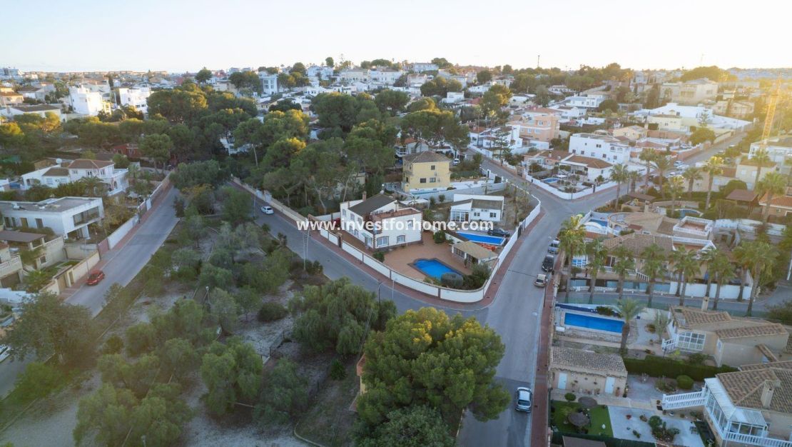 Vente - Villa - Torrevieja - Los Balcones - Los Altos Del Edén