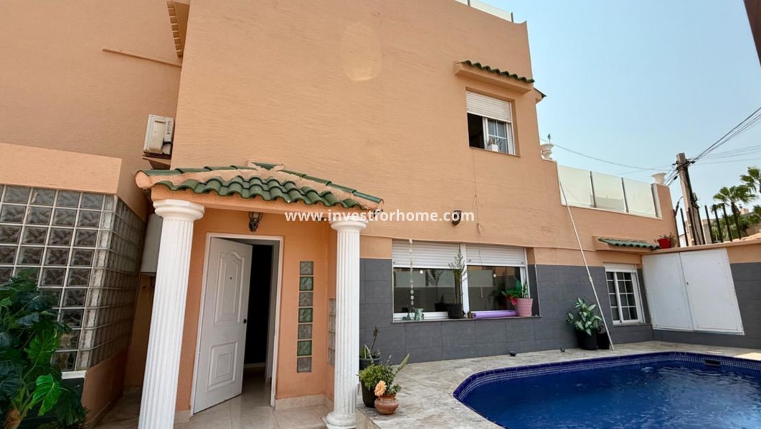 Vente - Villa - Torrevieja - Nueva Torrevieja - Aguas Nuevas