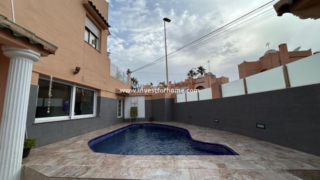 Vente - Villa - Torrevieja - Nueva Torrevieja - Aguas Nuevas