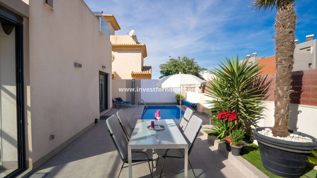 Vente - Villa - Torrevieja - Nueva Torrevieja - Aguas Nuevas