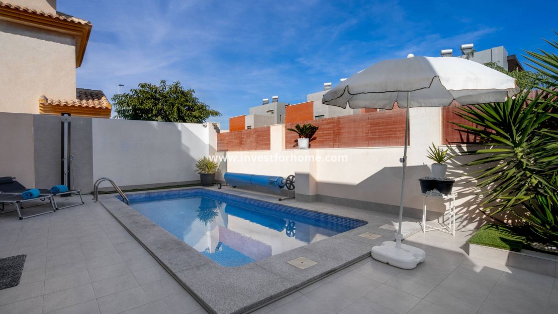 Vente - Villa - Torrevieja - Nueva Torrevieja - Aguas Nuevas