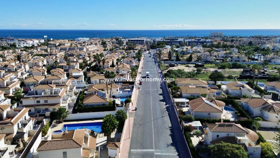 Verkoop - Appartement - Orihuela Costa - Inland