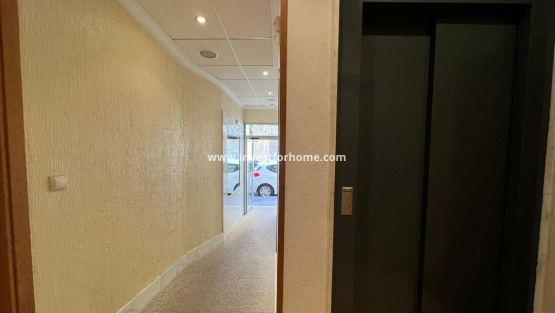 Verkoop - Appartement - Torrevieja - CENTRO CASCO URBANO