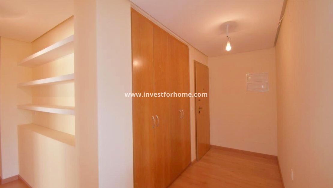 Verkoop - Appartement - Torrevieja - Centro - Muelle Pesquero