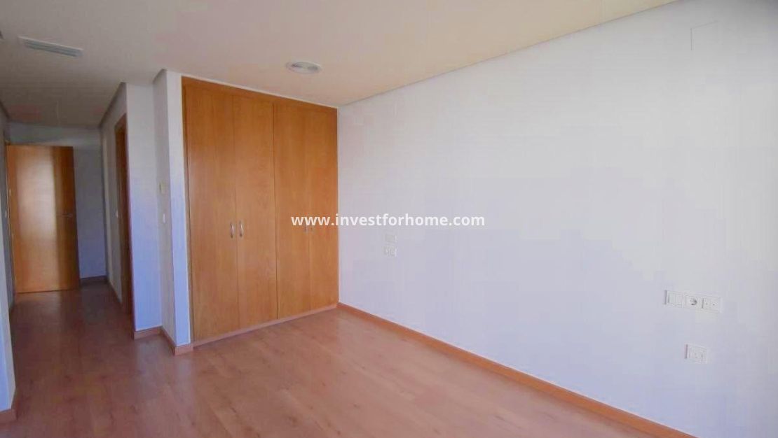 Verkoop - Appartement - Torrevieja - Centro - Muelle Pesquero