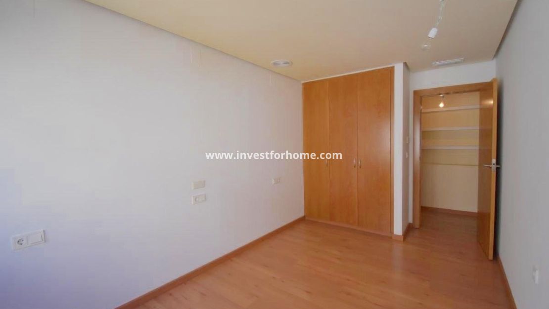 Verkoop - Appartement - Torrevieja - Centro - Muelle Pesquero