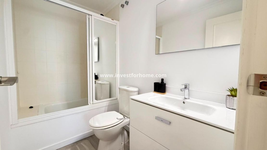 Verkoop - Appartement - Torrevieja - Centro - Muelle Pesquero