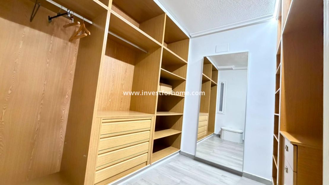 Verkoop - Appartement - Torrevieja - Centro - Muelle Pesquero