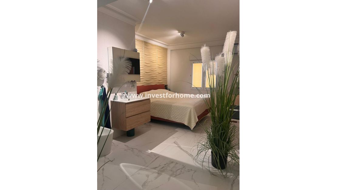 Verkoop - Appartement - Torrevieja - Centro