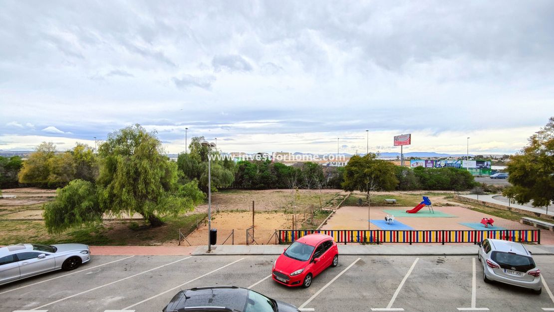 Verkoop - Appartement - Torrevieja - Centro