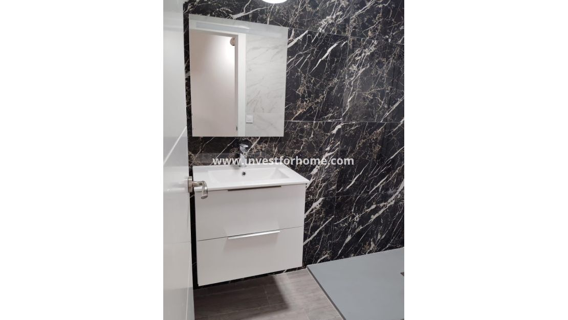 Verkoop - Appartement - Torrevieja - Centro