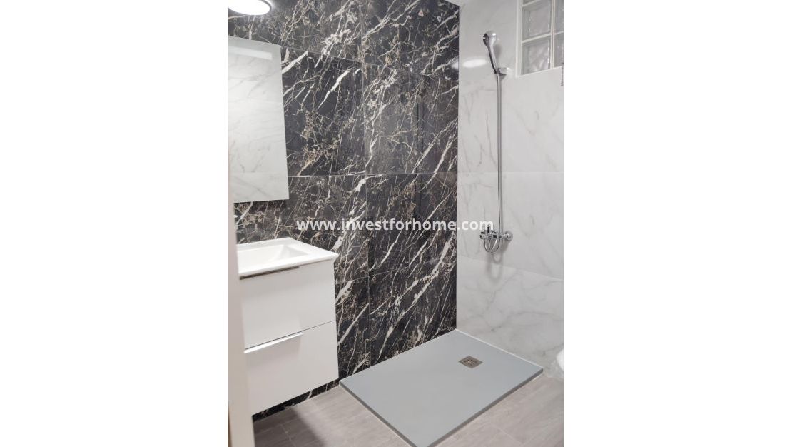 Verkoop - Appartement - Torrevieja - Centro