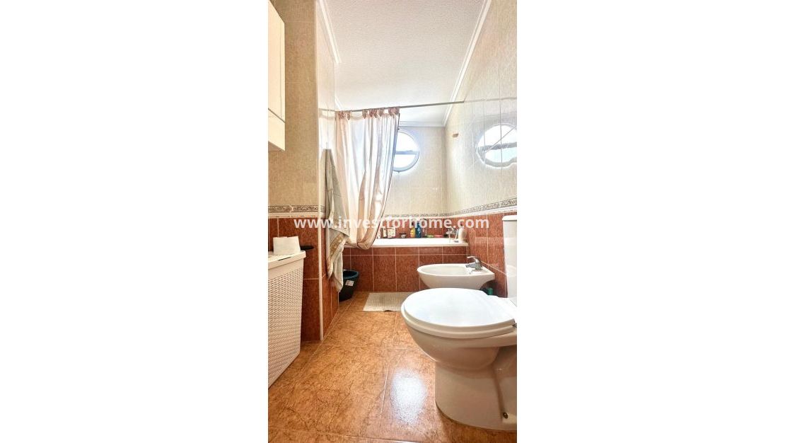 Verkoop - Appartement - Torrevieja - Centro