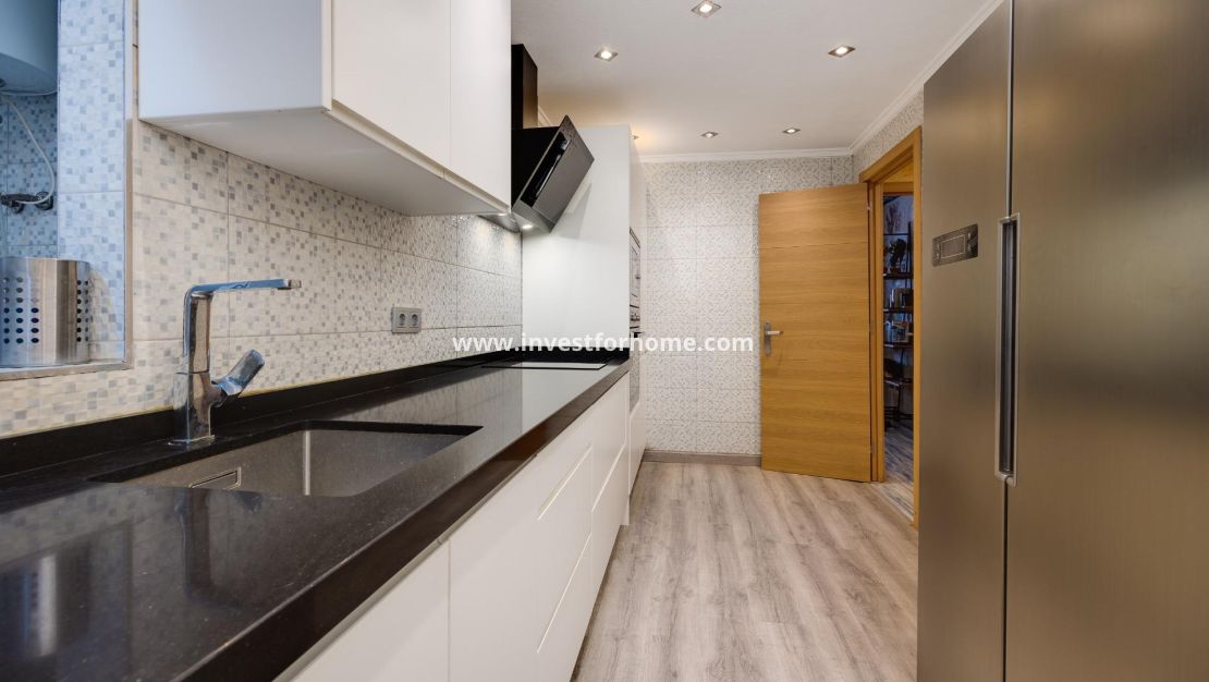 Verkoop - Appartement - Torrevieja - Centro