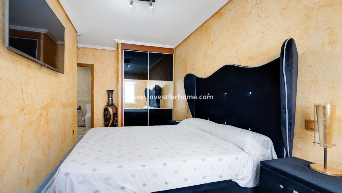 Verkoop - Appartement - Torrevieja - Centro