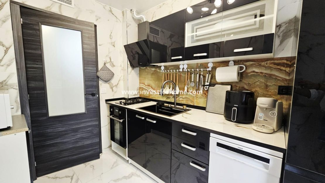 Verkoop - Appartement - Torrevieja - Centro