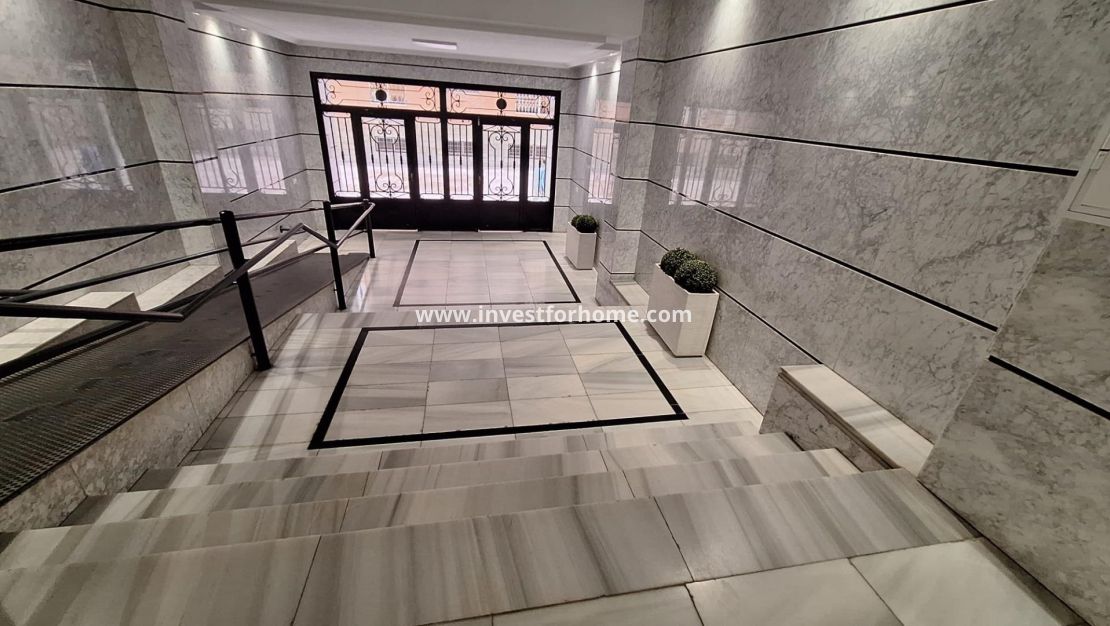 Verkoop - Appartement - Torrevieja - Centro