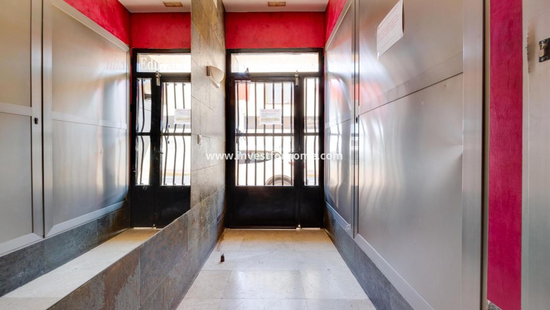 Verkoop - Appartement - Torrevieja - Centro