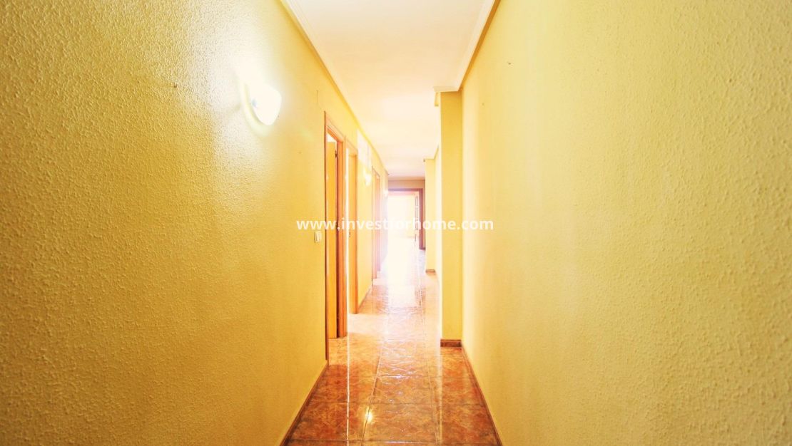 Verkoop - Appartement - Torrevieja - Centro