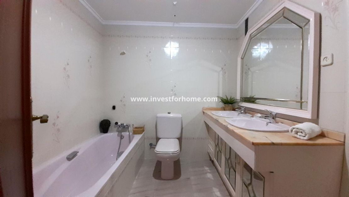 Verkoop - Appartement - Torrevieja - Centro