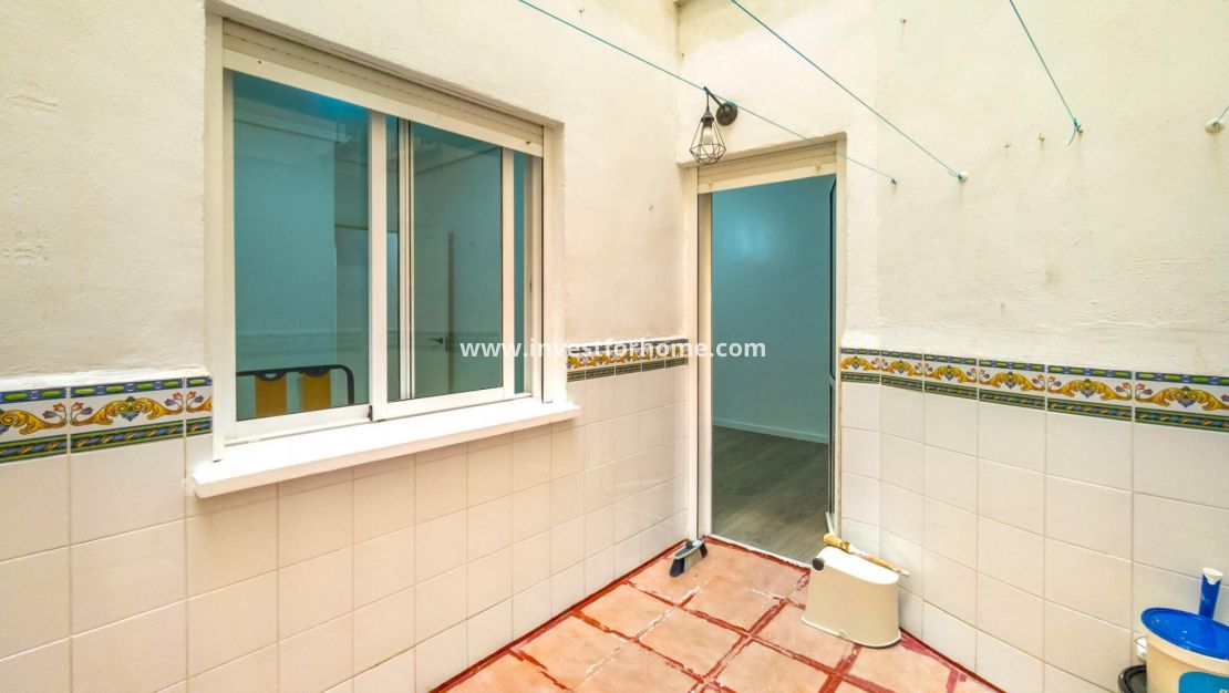 Verkoop - Appartement - Torrevieja - Centro