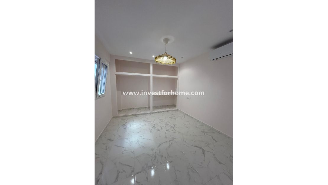Verkoop - Appartement - Torrevieja - Centro