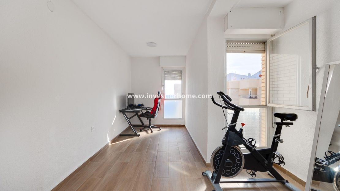 Verkoop - Appartement - Torrevieja - Centro