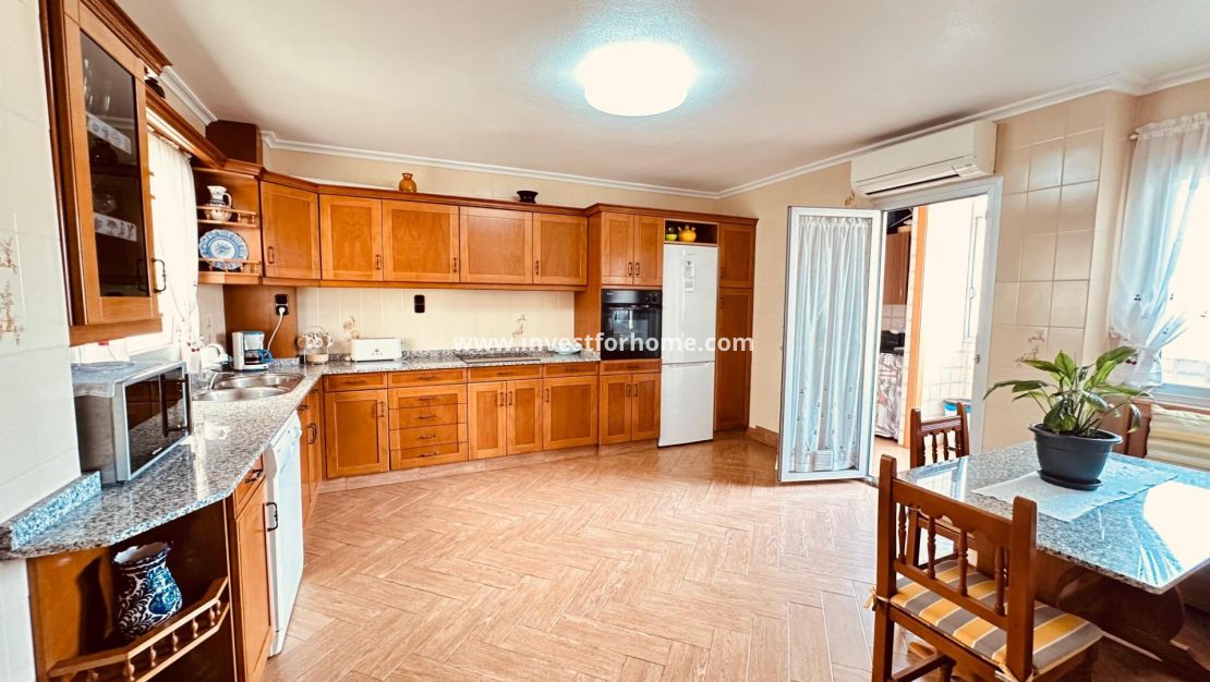 Verkoop - Appartement - Torrevieja - Centro