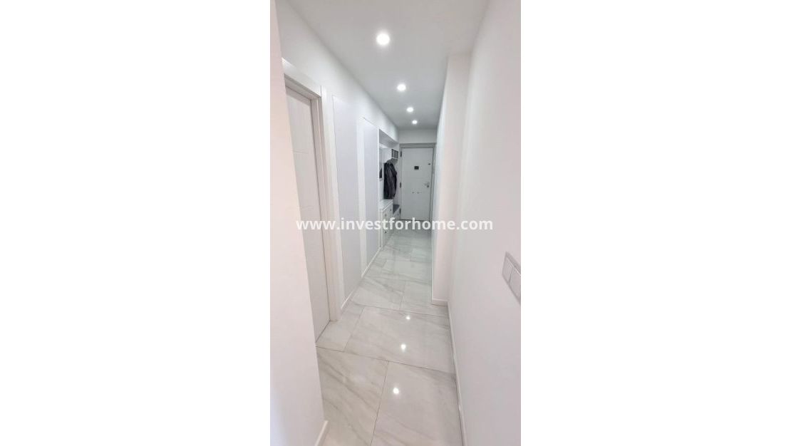 Verkoop - Appartement - Torrevieja - Centro