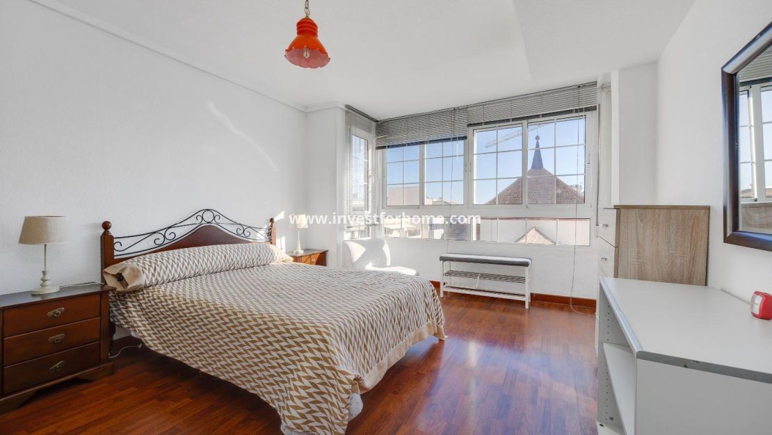 Verkoop - Appartement - Torrevieja - Centro