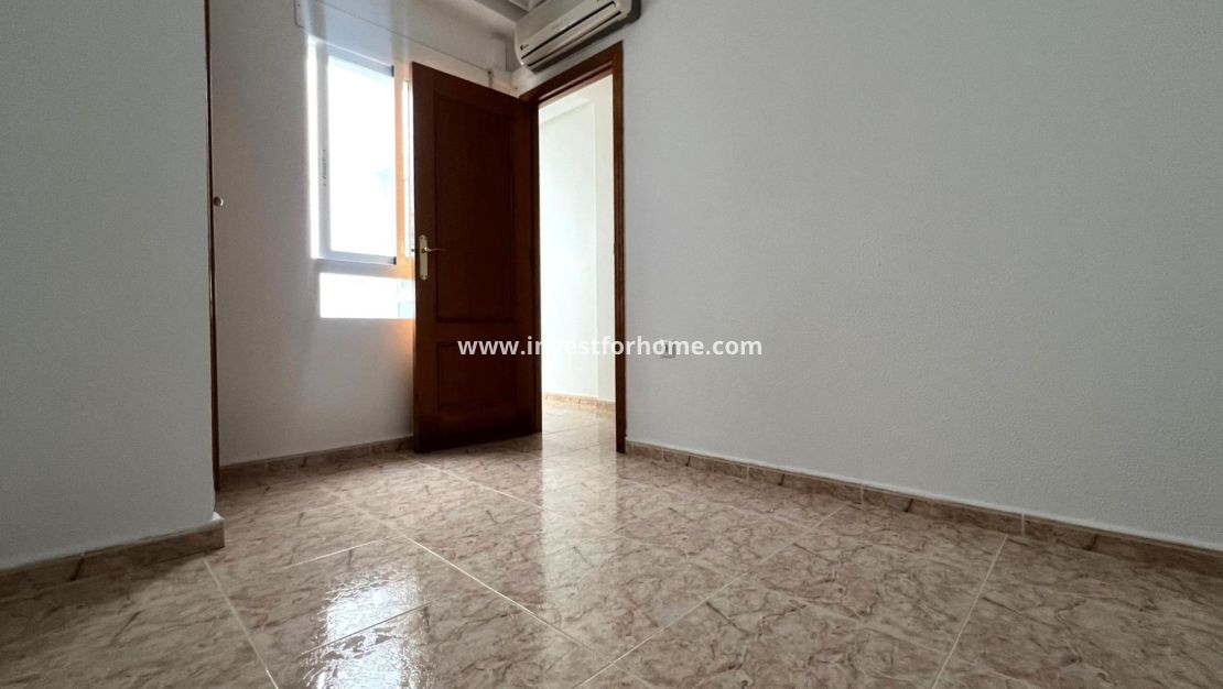 Verkoop - Appartement - Torrevieja - Centro