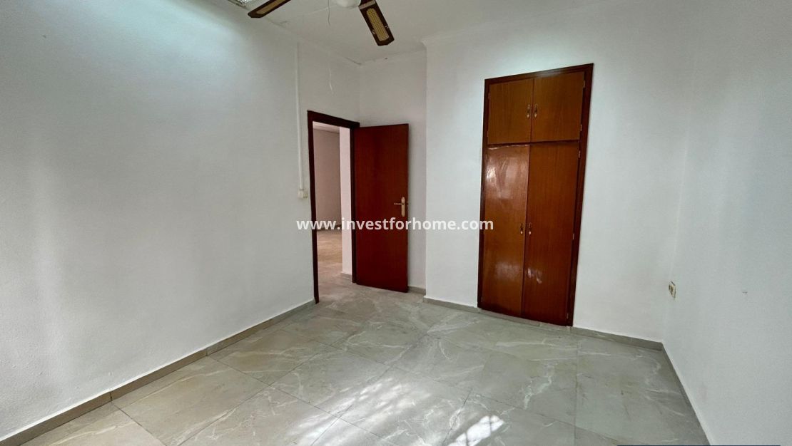 Verkoop - Appartement - Torrevieja - Centro