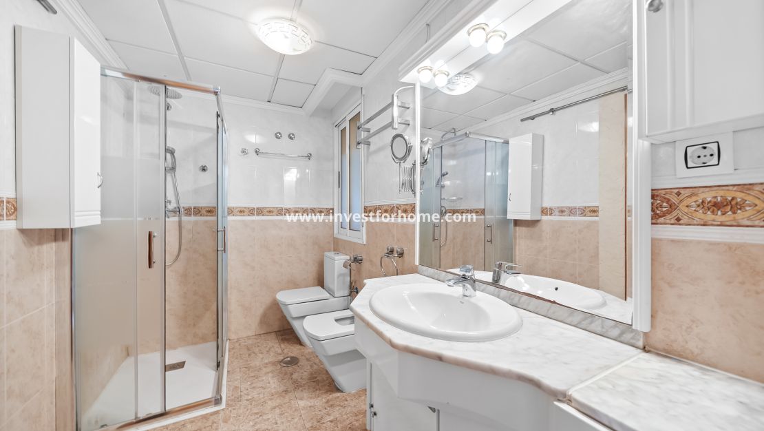 Verkoop - Appartement - Torrevieja - Centro