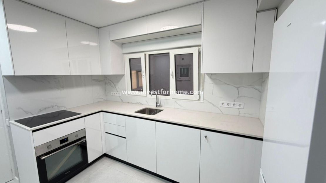 Verkoop - Appartement - Torrevieja - Centro